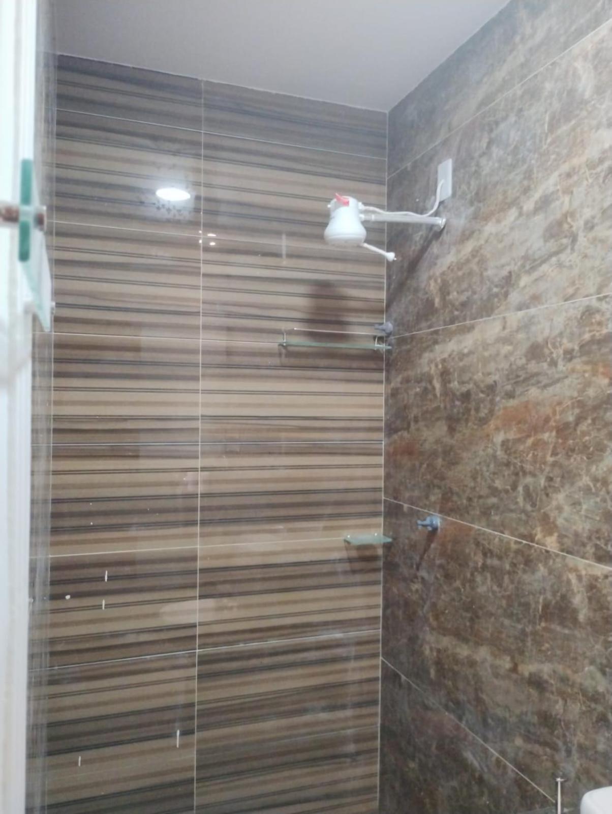 Pousada Recanto Beach House - Cabo Frio - Rj- Unamar- Cond Florestinha - 1 Min A Pe Da Praia Tamoios 外观 照片