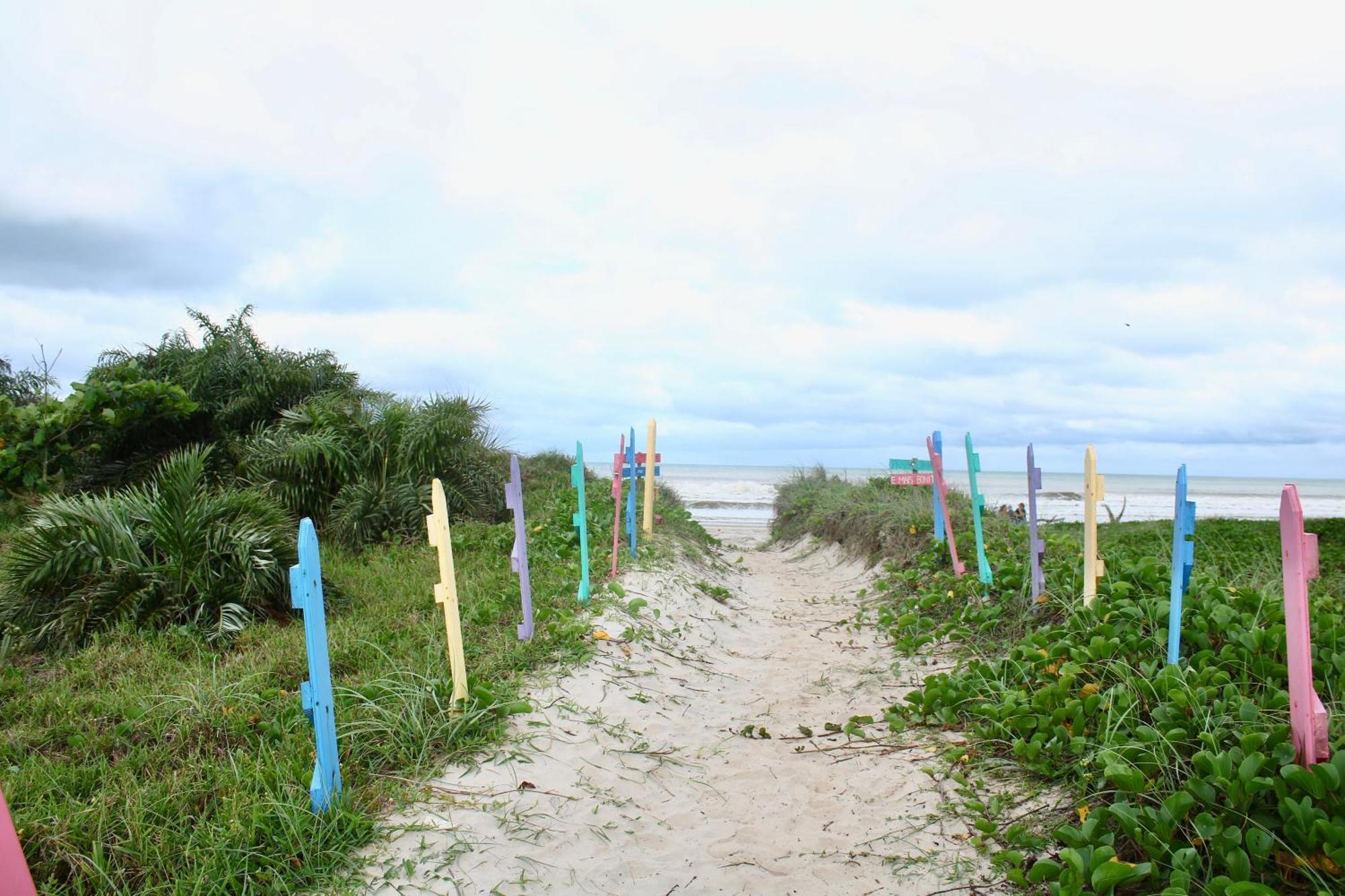 Pousada Recanto Beach House - Cabo Frio - Rj- Unamar- Cond Florestinha - 1 Min A Pe Da Praia Tamoios 外观 照片